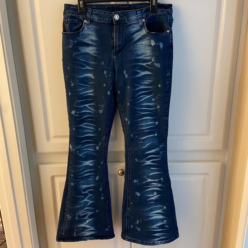 Hydronic Jeans - Mid-Rise Flair